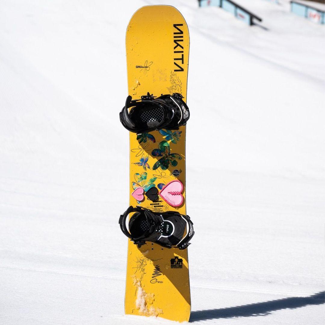 GNU Women's Gloss Snowboard 2026